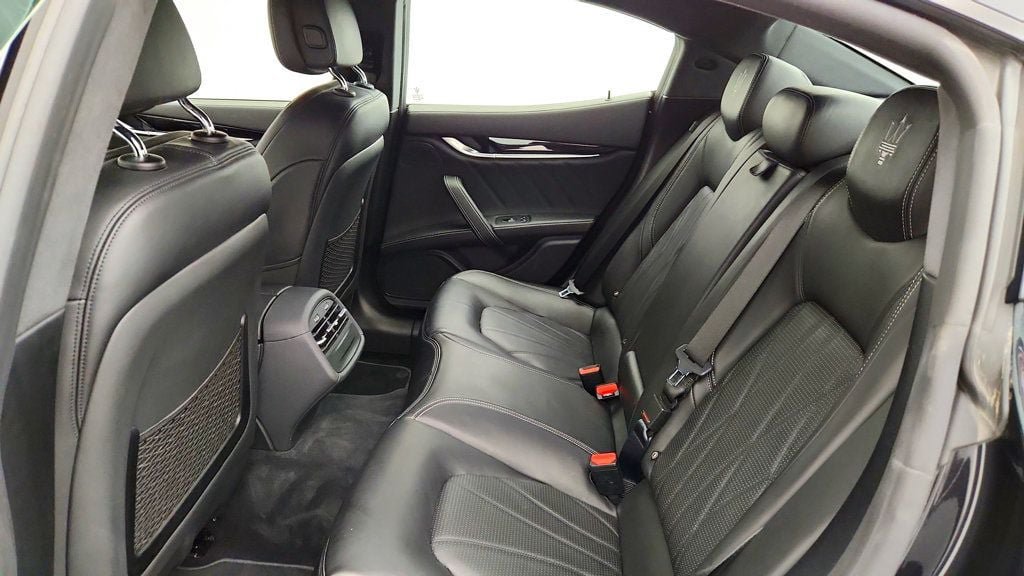 Used 2023 Maserati Ghibli Modena Q4 AWD/4WD image 21