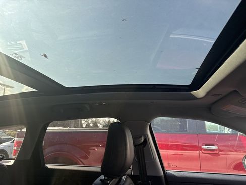 Used 2022 Lincoln Corsair AWD w/ Premium Package image 7