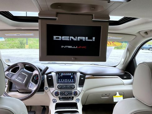 Used 2020 GMC Yukon Denali w/ Denali Ultimate Package image 26