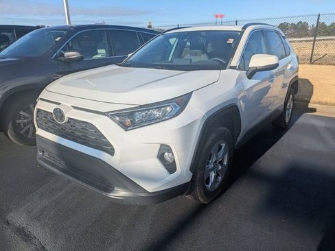 Used 2019 Toyota RAV4 XLE image 3