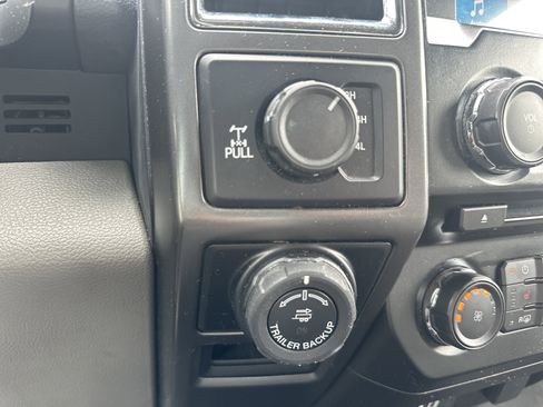 Used 2016 Ford F150 XLT w/ Equipment Group 302A Luxury AWD/4WD image 23