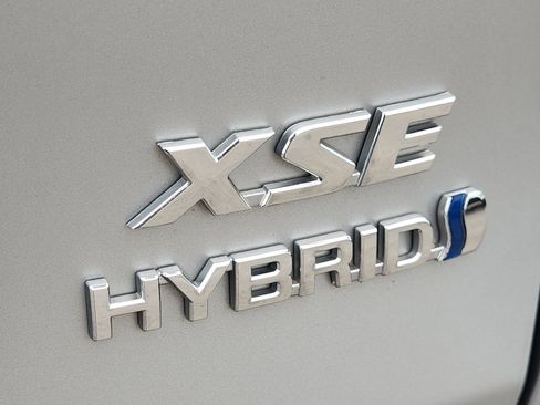Used 2023 Toyota RAV4 XSE AWD/4WD image 13