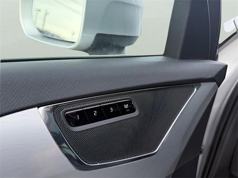 Used 2018 Volvo XC90 T5 Momentum w/ Convenience Package image 10