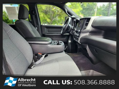 Used 2024 RAM 2500 Tradesman w/ Chrome Appearance Group AWD/4WD image 11