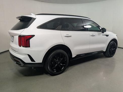 Used 2022 Kia Sorento S w/ Panoramic Sunroof Package FWD image 6