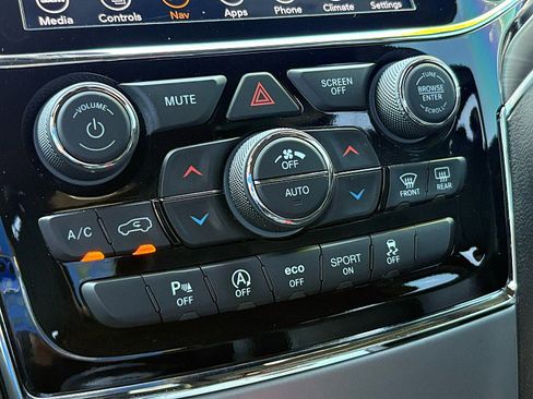 Used 2020 Jeep Grand Cherokee Limited image 29