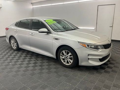 Used 2016 Kia Optima LX FWD image 2