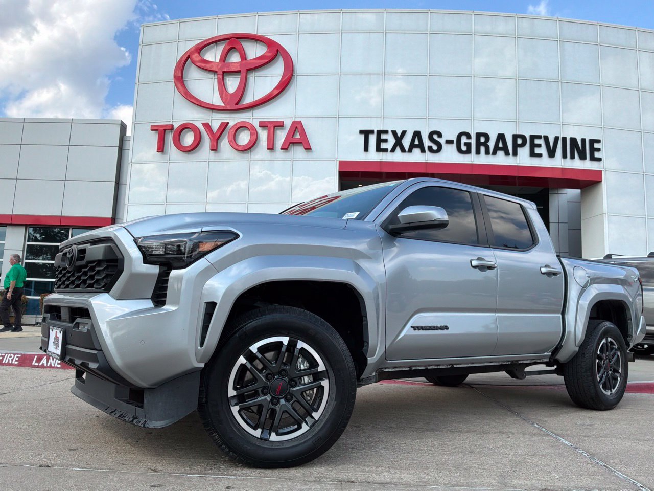 Used 2024 Toyota Tacoma TRD Sport w/ TRD Sport Upgrade Package AWD/4WD image 2