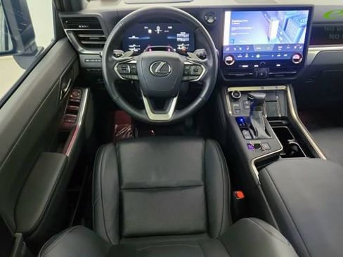 Used 2024 Lexus GX 550 w/ Accessory Package (31) AWD/4WD image 40