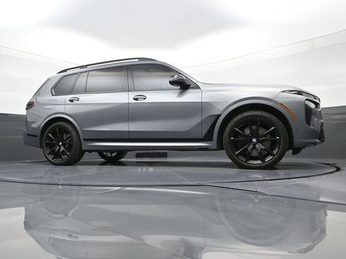 Used 2025 BMW X7 M60i image 25