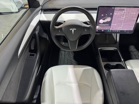Used 2021 Tesla Model 3 Standard Range Plus RWD image 19