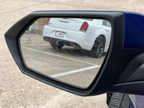 Used 2025 Hyundai Elantra SEL image 11