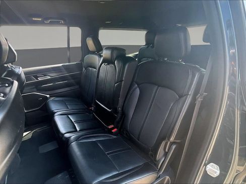 Used 2024 Jeep Wagoneer Series II w/ Flexible Seating Group AWD/4WD image 25