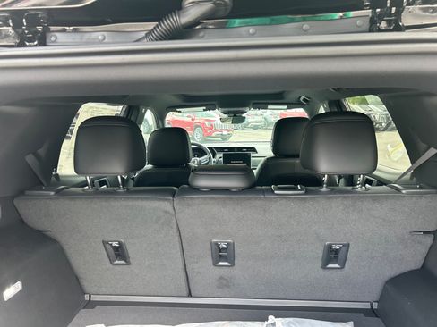 New 2026 GMC Terrain AT4 w/ Technology Package II AWD/4WD image 13