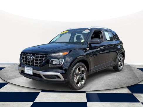 Certified 2023 Hyundai Venue SEL w/ Cargo Package FWD image 3