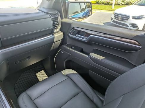 Used 2022 GMC Sierra 1500 Elevation w/ Elevation Premium Package AWD/4WD image 18