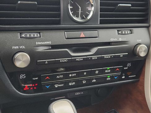 Used 2021 Lexus RX 350L Premium image 16