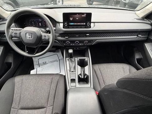 Certified 2023 Honda Accord EX image 31
