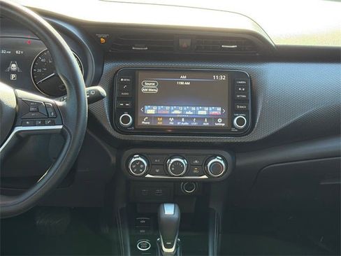 Used 2024 Nissan Kicks SV image 14