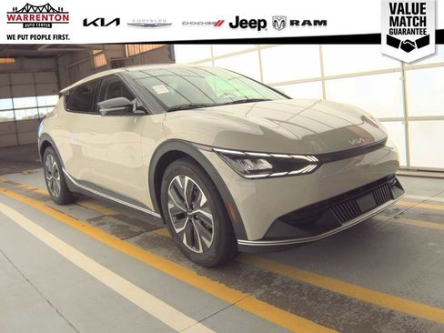 Used 2024 Kia EV6 Light AWD/4WD image 4
