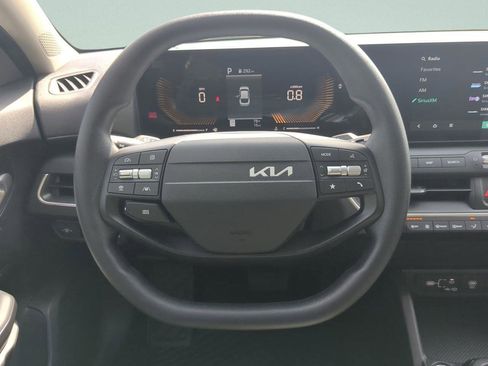 New 2025 Kia K4 LXS image 13