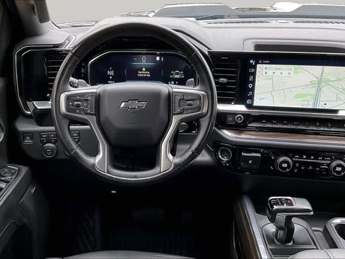 Used 2023 Chevrolet Silverado 1500 LT Trail Boss w/ LT Trail Boss Premium Package AWD/4WD image 7