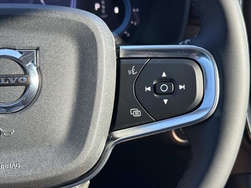 Used 2024 Volvo XC40 B5 Plus w/ Protection Package Premier image 8
