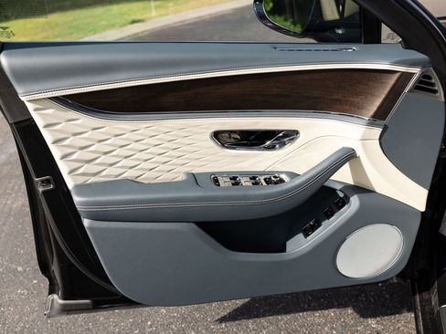 New 2026 Bentley Flying Spur Plug-In Hybrid AWD/4WD image 23