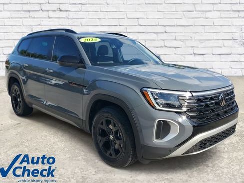 Used 2024 Volkswagen Atlas Peak Edition SEL AWD/4WD image 5