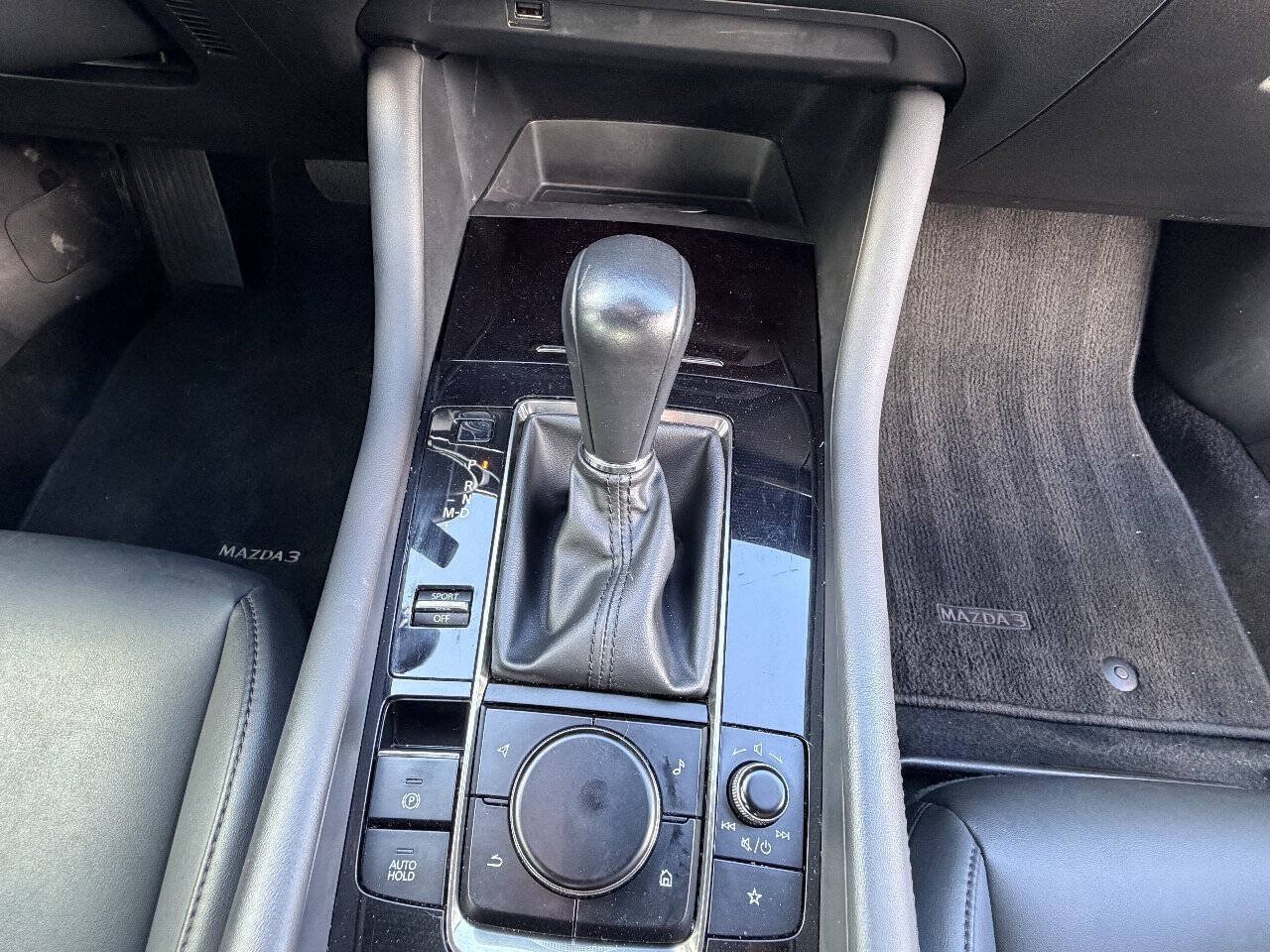 Used 2019 MAZDA MAZDA3 Sedan w/ Preferred Package FWD image 15