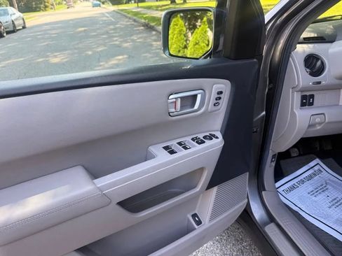 Used 2012 Honda Pilot Touring image 11