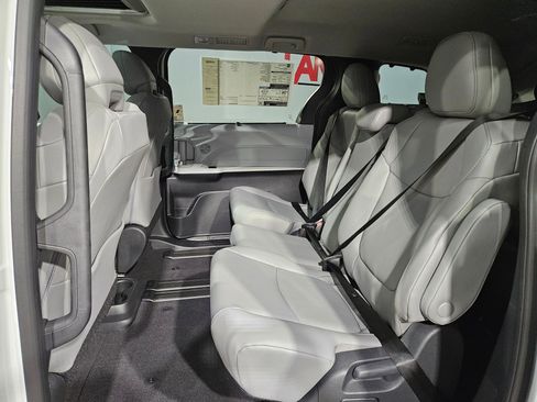 New 2026 Toyota Sienna XLE FWD image 20