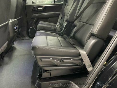 Used 2025 Chevrolet Tahoe Z71 w/ Comfort Package image 19