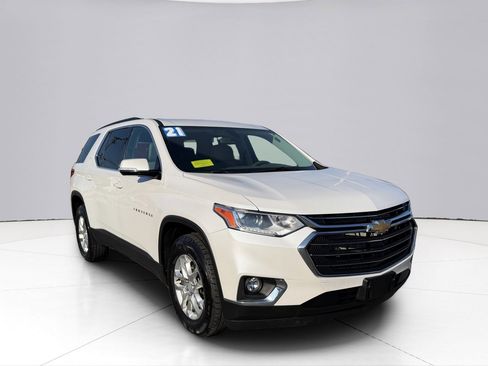 Used 2021 Chevrolet Traverse LT image 18