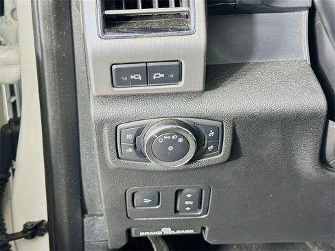 Used 2020 Ford F350 Platinum w/ FX4 Off-Road Package image 10