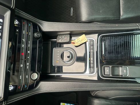 Used 2020 Jaguar F-PACE S image 41