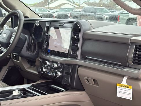 Used 2026 Ford F450 Platinum w/ Platinum Plus Package image 31