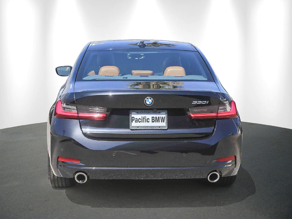 Used 2024 BMW 330i Sedan w/ Convenience Package RWD image 5