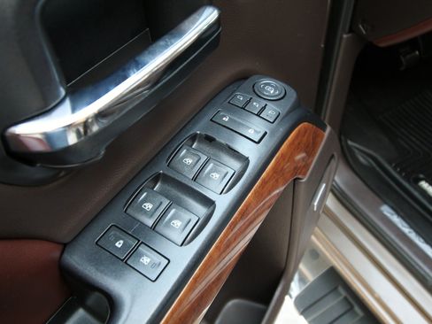 Used 2015 Chevrolet Silverado 2500 High Country AWD/4WD image 21