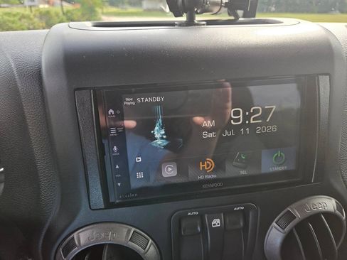 Used 2016 Jeep Wrangler Sport AWD/4WD image 14