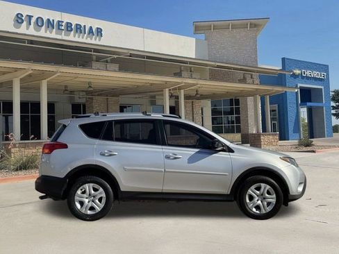 Used 2015 Toyota RAV4 LE image 4