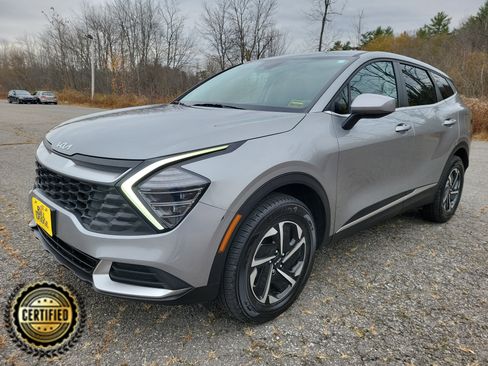 Used 2024 Kia Sportage LX image 1