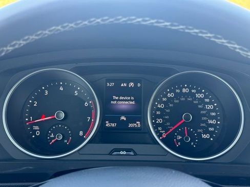 Used 2021 Volkswagen Tiguan SE image 21