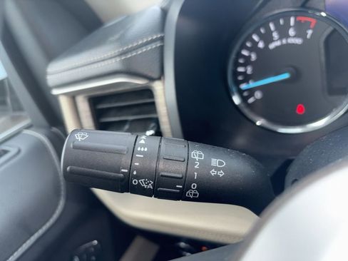 Used 2024 Ford Expedition Limited image 46