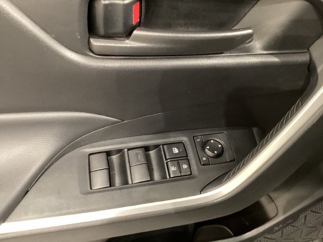 Used 2023 Toyota RAV4 LE AWD/4WD image 29