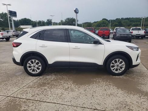 Used 2023 Ford Escape Active w/ Tech Pack #1 AWD/4WD image 3