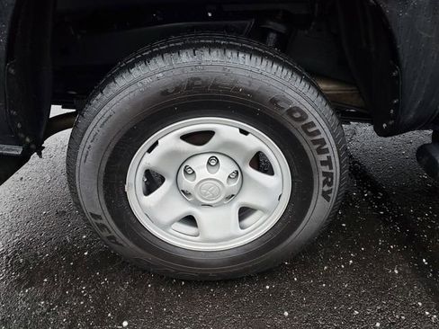 Used 2023 Toyota Tacoma SR image 9