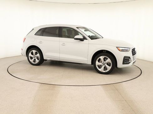 Used 2021 Audi Q5 Prestige w/ Prestige Package image 9