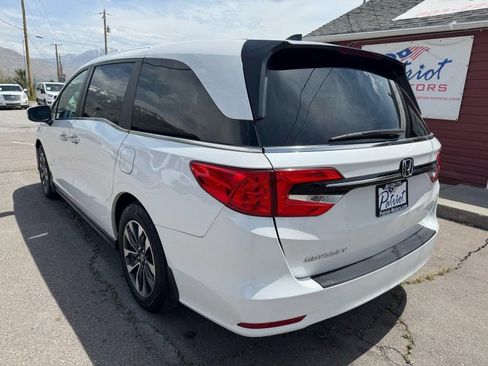 Used 2024 Honda Odyssey EX-L image 3