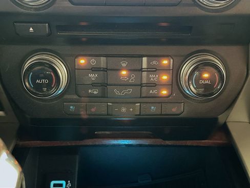 Used 2018 Ford F150 King Ranch w/ Equipment Group 601A Luxury AWD/4WD image 19